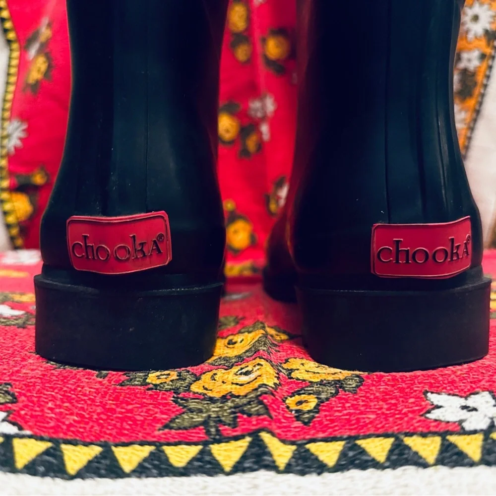 Chooka Black Rubber Rain Boots with Brown Straps - Picture 3 of 7